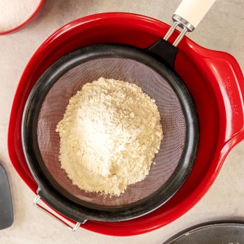 KitchenAid sitko kuchenne z uchwytem 17,5cm CORELINE Almond Cream