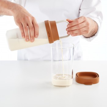 Naczynie do domowego mleka roślinnego / Lekue